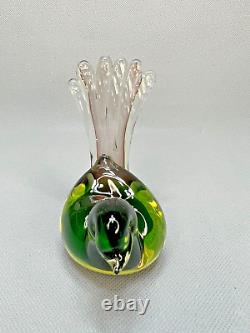 1950s Vintage Italian Murano Vaseline Uranium Glass Green Bird Dove Figurine