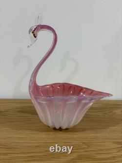 Circa 1950s Alfredo Barbini Murano Italy Pink Alabastro Opalino Swan Form Bowl