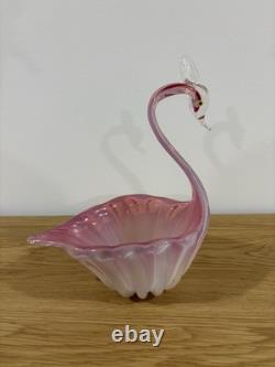 Circa 1950s Alfredo Barbini Murano Italy Pink Alabastro Opalino Swan Form Bowl