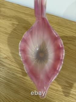 Circa 1950s Alfredo Barbini Murano Italy Pink Alabastro Opalino Swan Form Bowl