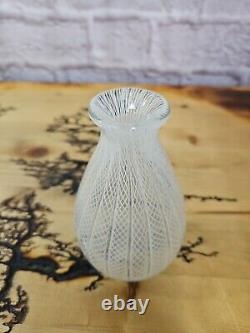 MCM White Swirled/Lattice Venetian Vase Vintage Murano Glass Italy 70s