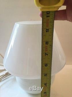 MURANO VINTAGE rare Solid White Seguso For vetri Mushroom Lamp 9 1/4 Tall