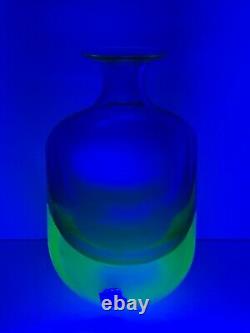 Murano Cenedese Vetri Uranium Yellow Blue Glass 5.5 Vase Beautiful