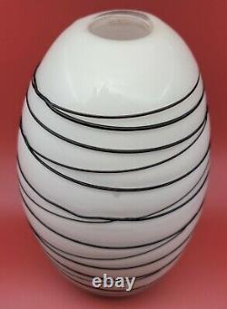 VTG 1970s Rare Carlo Nason Murano White Glass Oval 9½ Vase withBlack Glass Thread