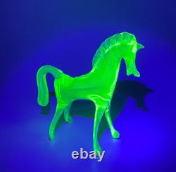 Vintage Murano Cenedese Vaseline Uranium Glass Horse Stallion Figurine Sculpture
