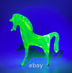 Vintage Murano Cenedese Vaseline Uranium Glass Horse Stallion Figurine Sculpture