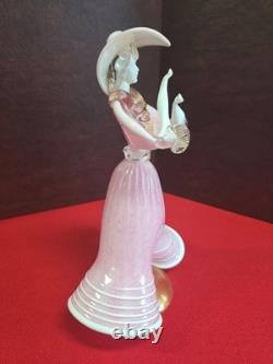 Vintage Murano Glass Figurine Of a Lady Wearing a Wide-Brimmed Hat In Pink