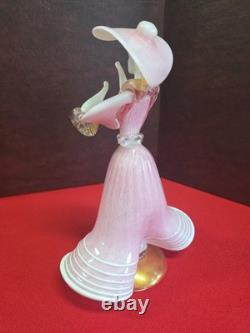Vintage Murano Glass Figurine Of a Lady Wearing a Wide-Brimmed Hat In Pink