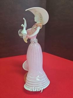 Vintage Murano Glass Figurine Of a Lady Wearing a Wide-Brimmed Hat In Pink
