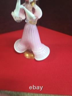 Vintage Murano Glass Figurine Of a Lady Wearing a Wide-Brimmed Hat In Pink