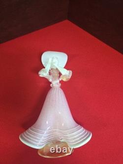 Vintage Murano Glass Figurine Of a Lady Wearing a Wide-Brimmed Hat In Pink
