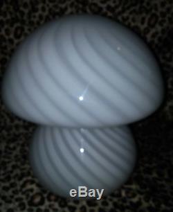 Vtg Vetri Venini MURANO WHITE COLOR SWIRL GLASS MUSHROOM LAMPS 11 H X 9 D